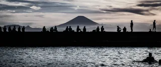 霊峰の元で